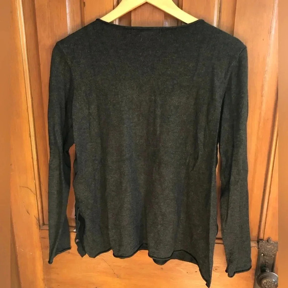 Loose Fitting Lightweight Knit Sweater - Picture 2 of 13